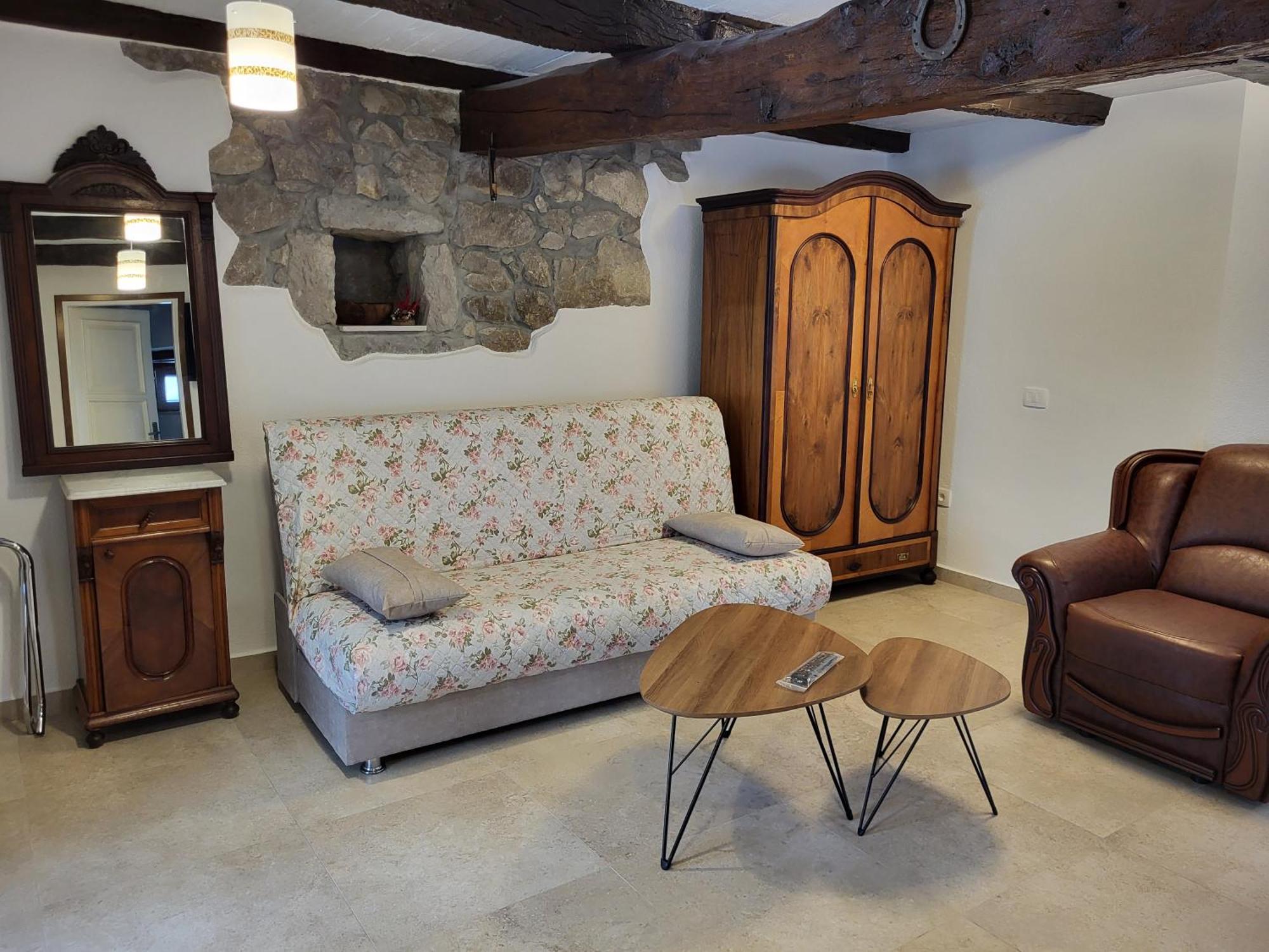 Apartman Studio Baladur Roč Exterior foto